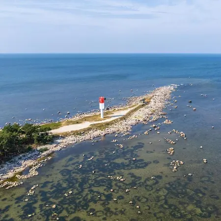 Feriehus Saunaga Puhkemaja Spithamis, 250 Meetrit Merest!