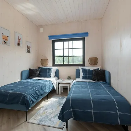 Saunaga Puhkemaja Spithamis, 250 Meetrit Merest! Vakantiehuis