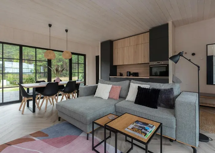 Saunaga Puhkemaja Spithamis, 250 Meetrit Merest! Holiday home Spithami